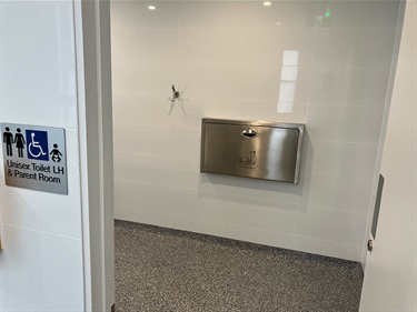 Hutton Street, Kyneton - public toilets