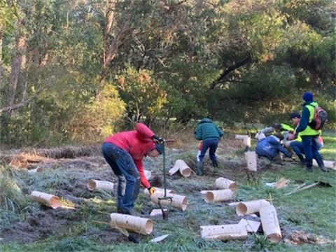 Woodend Landcare working bee 400x300