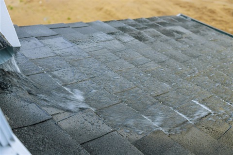 water-flows-on-the-roof-during-a-heavy-downpour-2022-08-01-04-02-52-utc.jpg