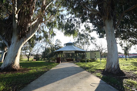 Kyneton Riverside - barry doyle rotunda